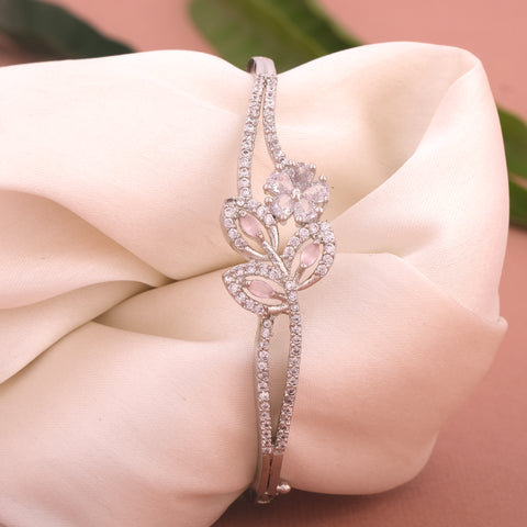 Floral Point Bracelet